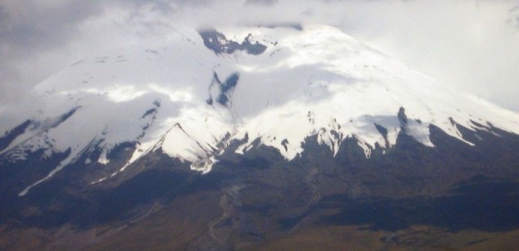 Ecuador Familiereis:  Witte vulkanen en kleurrijke Indianen